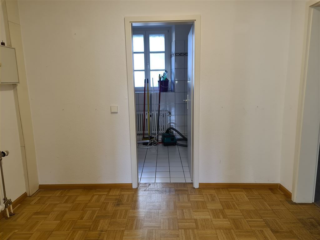 Diele mit Blick ins Bad